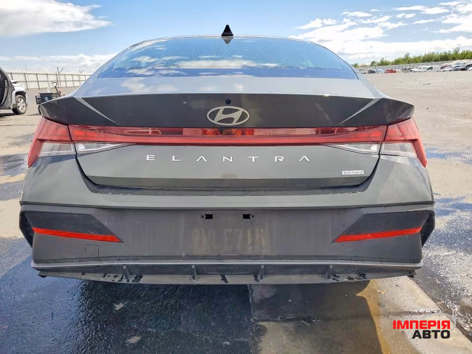 Hyundai Elantra - фото 5