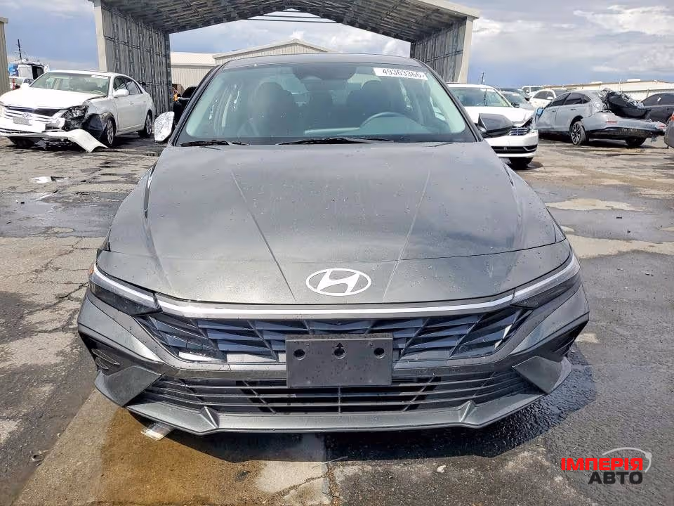 Hyundai Elantra - фото 2