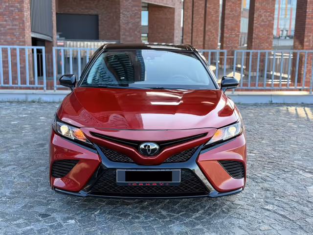 Toyota Camry - фото 2