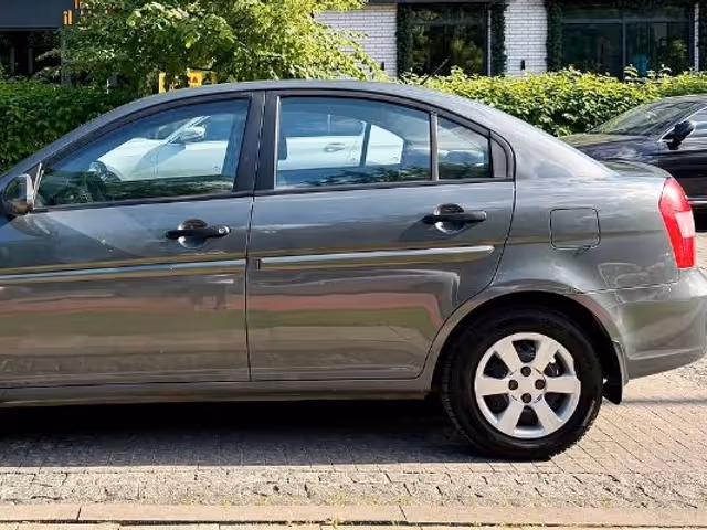 Hyundai Accent - фото 3