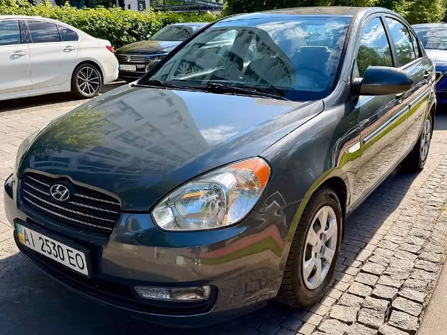 Hyundai Accent - фото 1