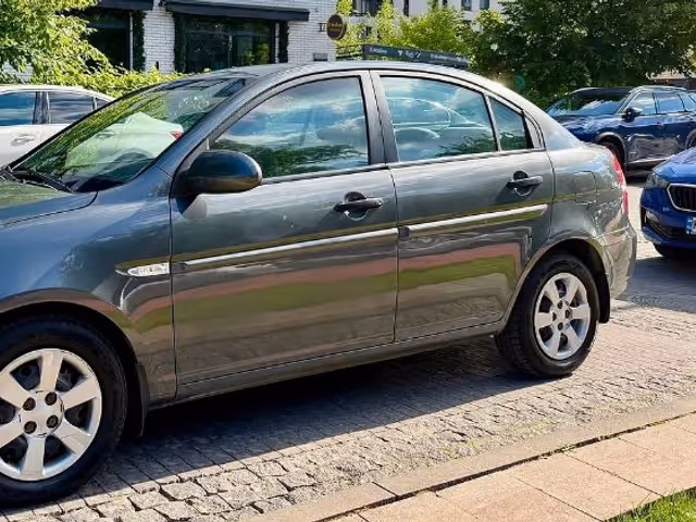 Hyundai Accent - фото 2