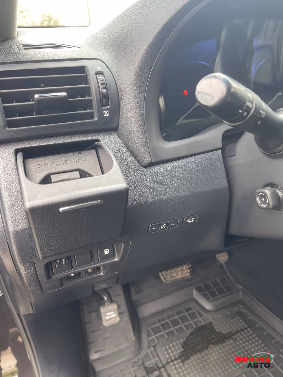 Lexus RX - фото 27