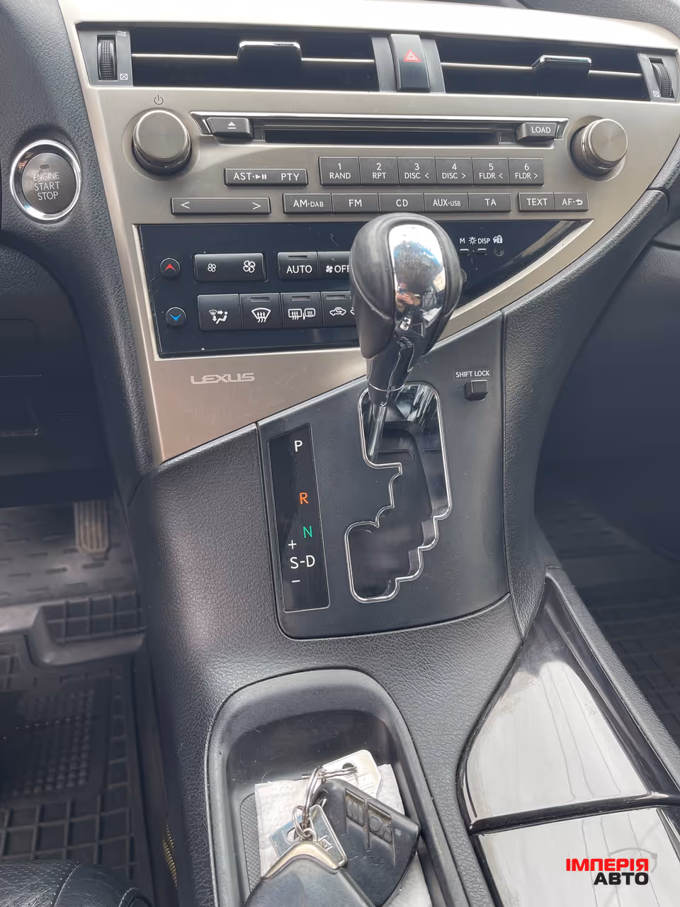 Lexus RX - фото 23