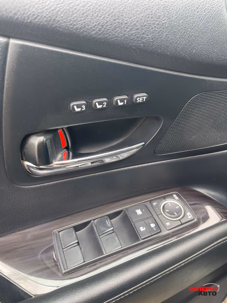 Lexus RX - фото 25
