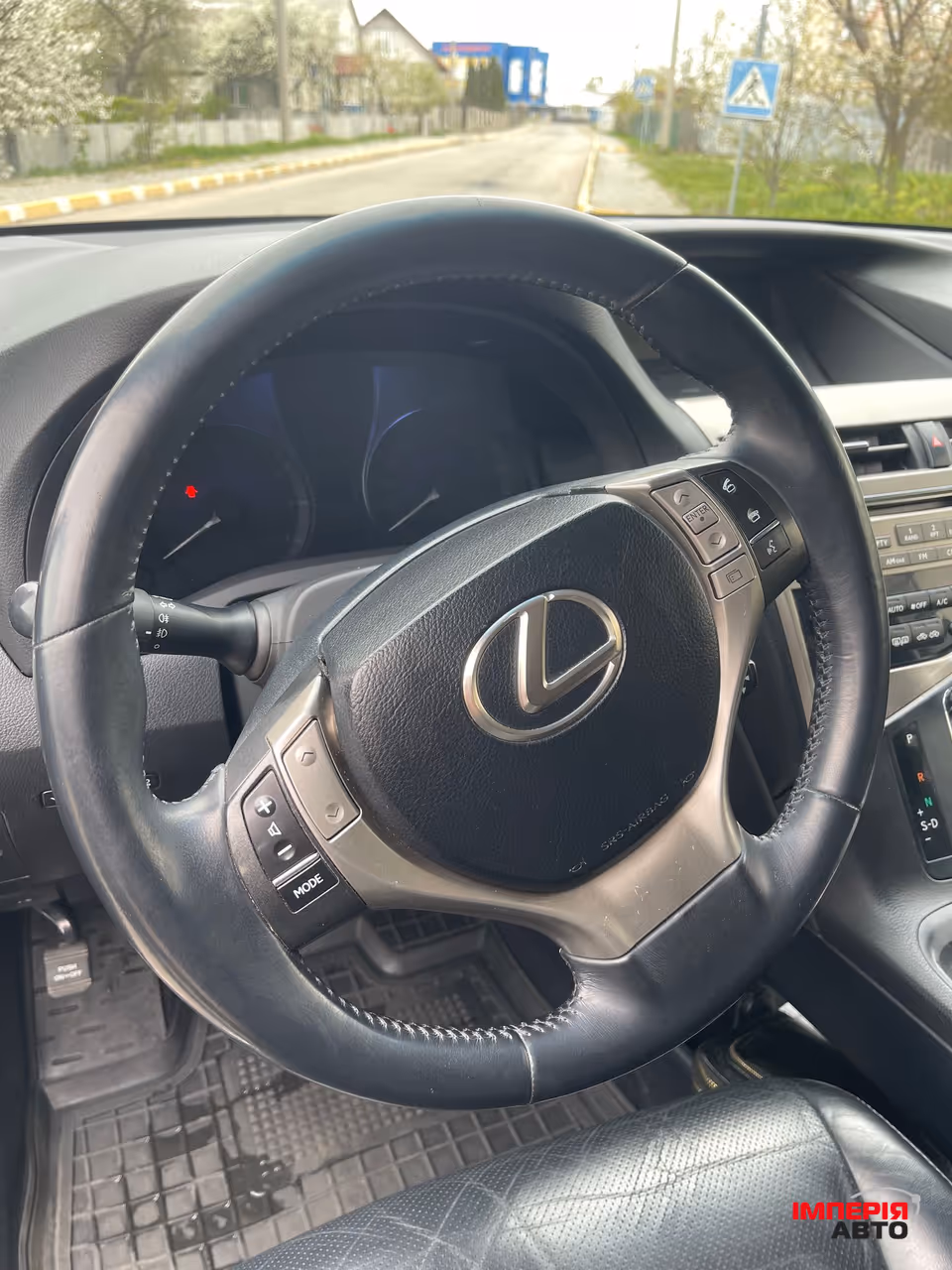 Lexus RX - фото 28