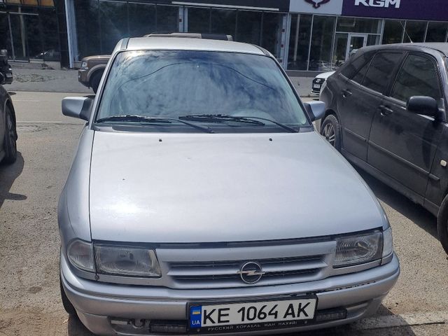 Opel Astra - фото 5