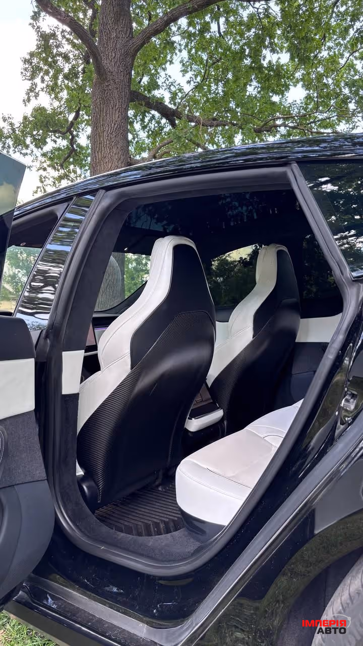 Tesla Model S - фото 8