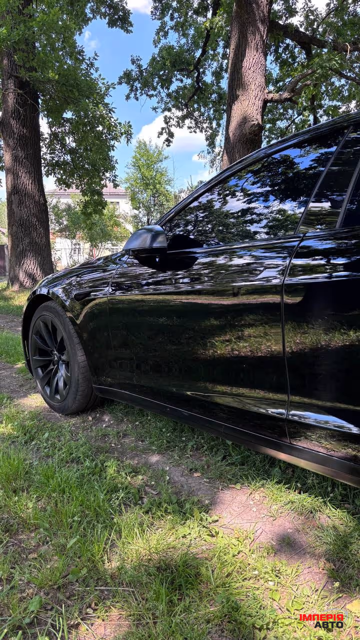 Tesla Model S - фото 28