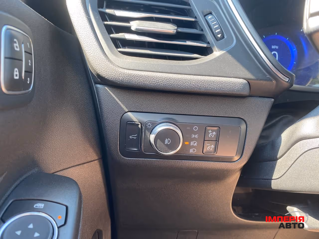 Ford Escape - фото 12