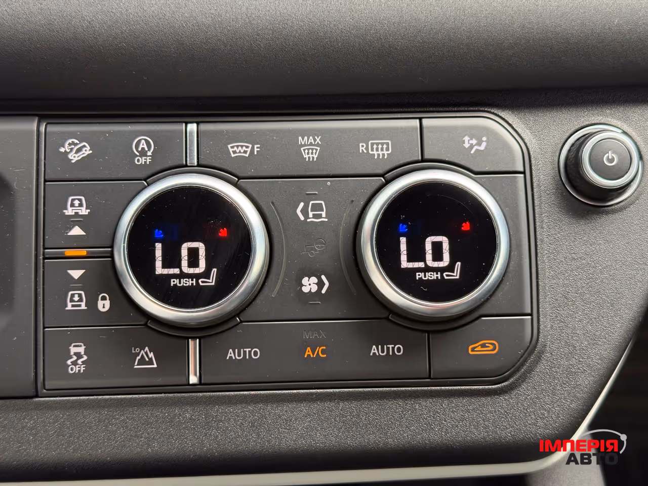 Land Rover Defender - фото 14