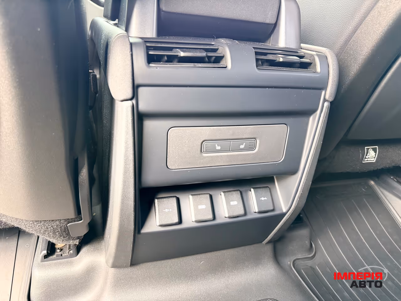 Land Rover Defender - фото 25