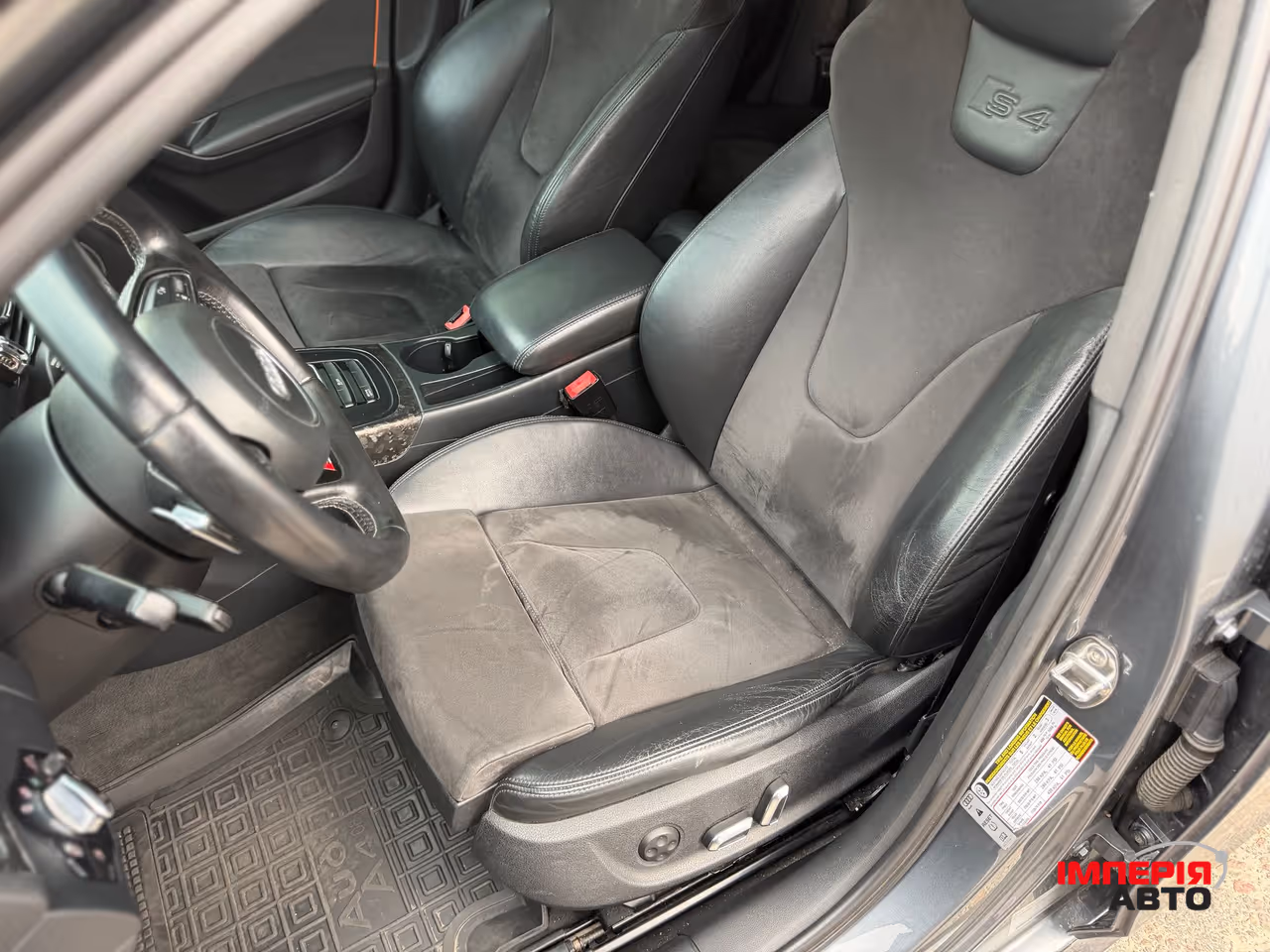 Audi S4 - фото 7