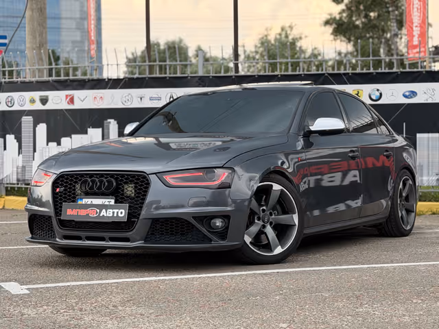 Audi S4 - фото 1