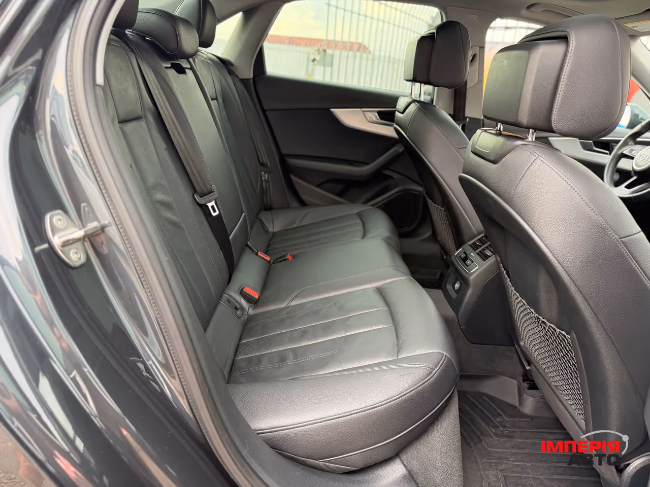 Audi A4 - фото 13