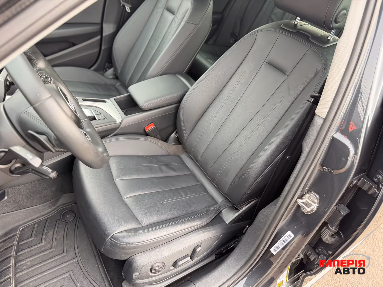 Audi A4 - фото 9