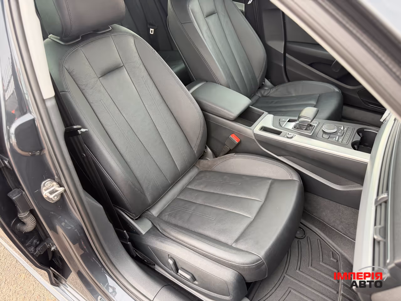 Audi A4 - фото 10
