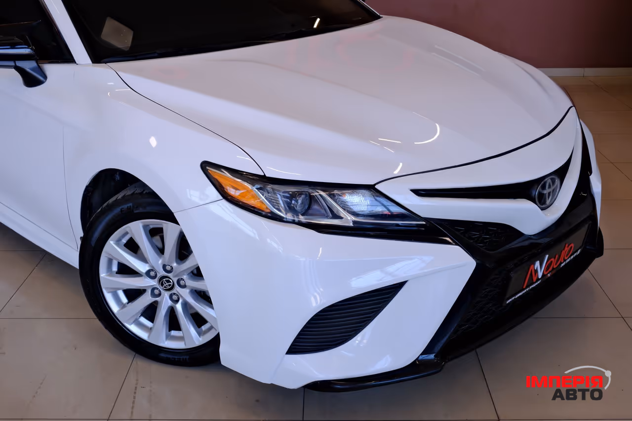 Toyota Camry - фото 3