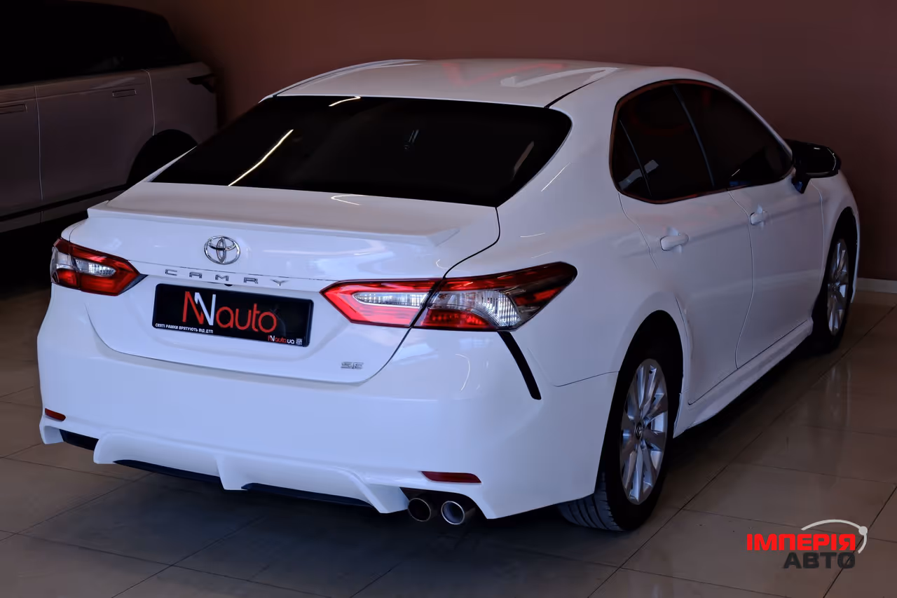Toyota Camry - фото 5
