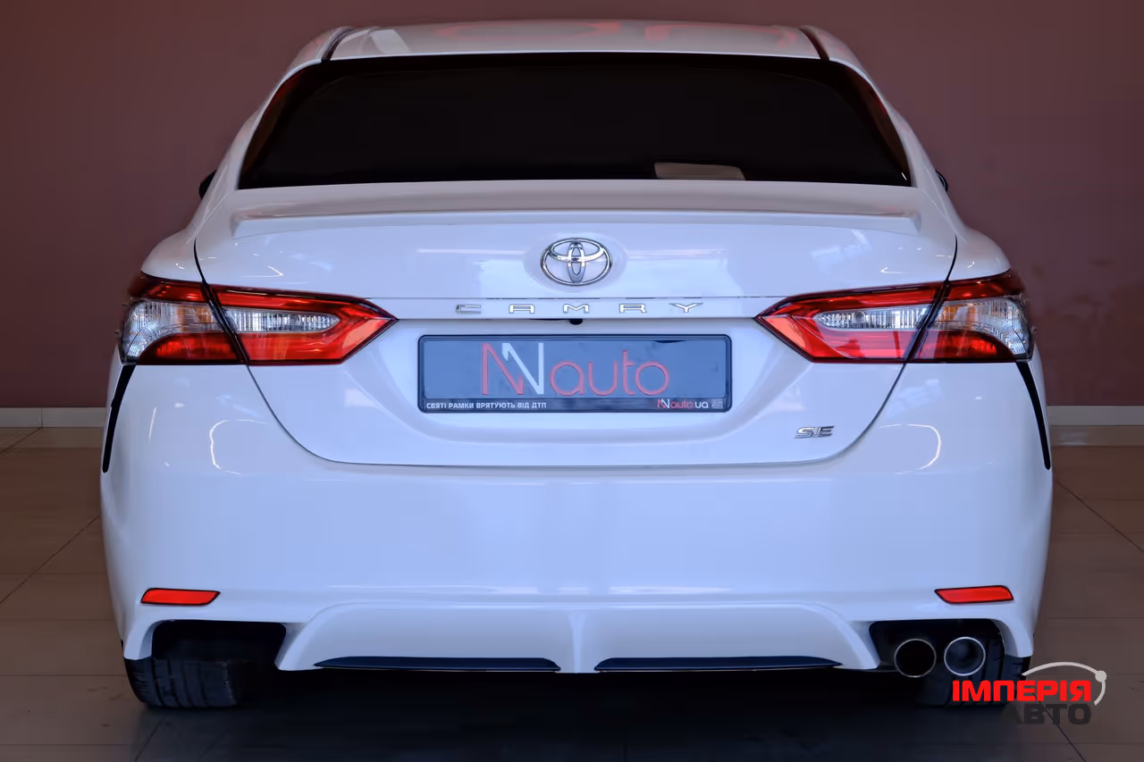 Toyota Camry - фото 6