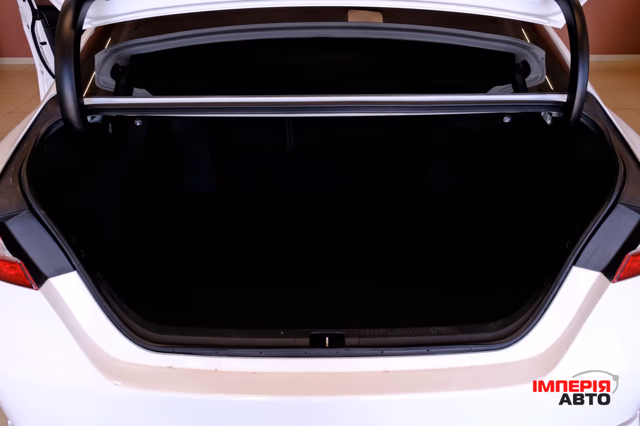 Toyota Camry - фото 9