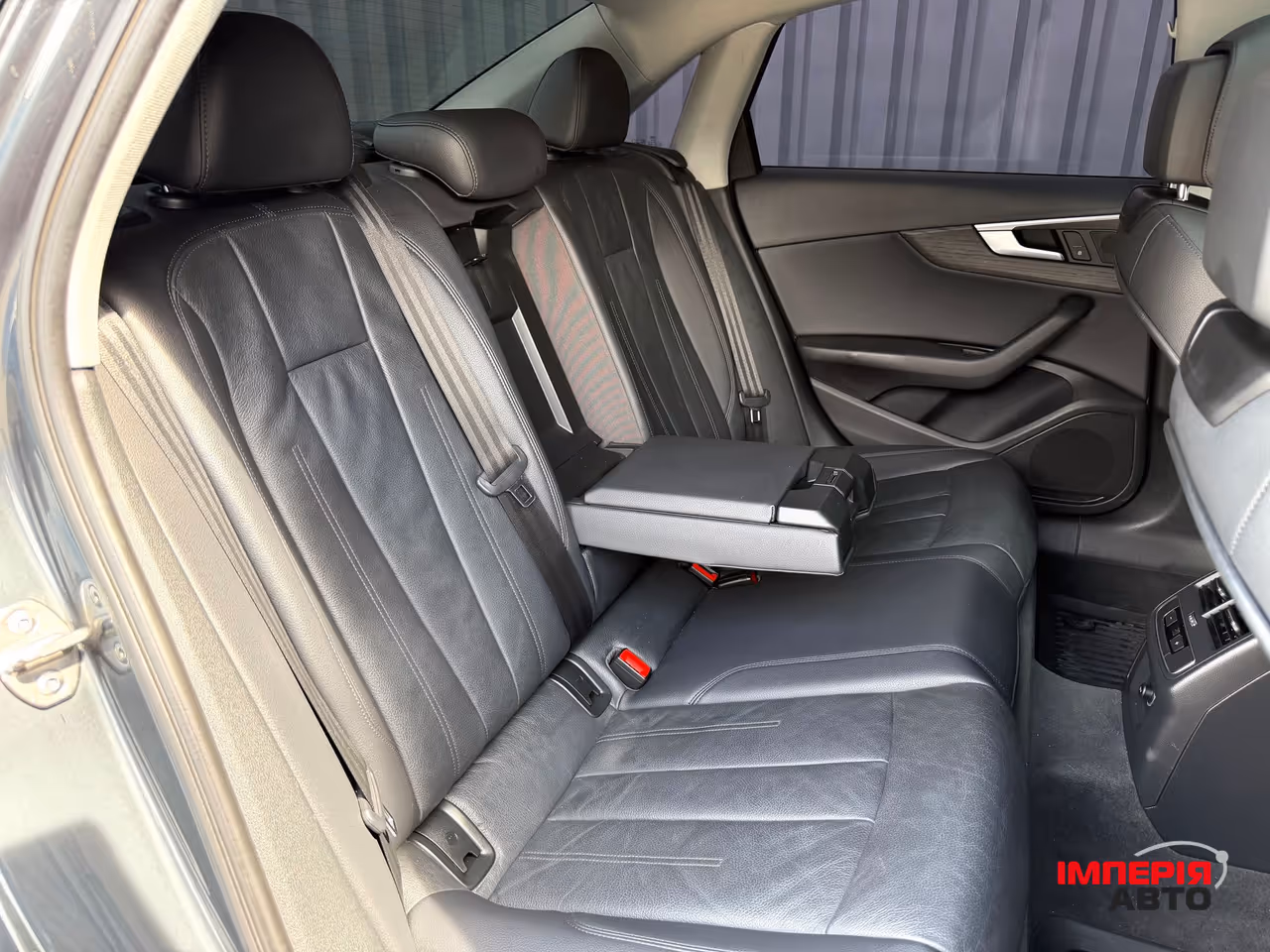 Audi A4 - фото 10