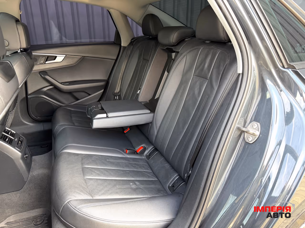 Audi A4 - фото 9
