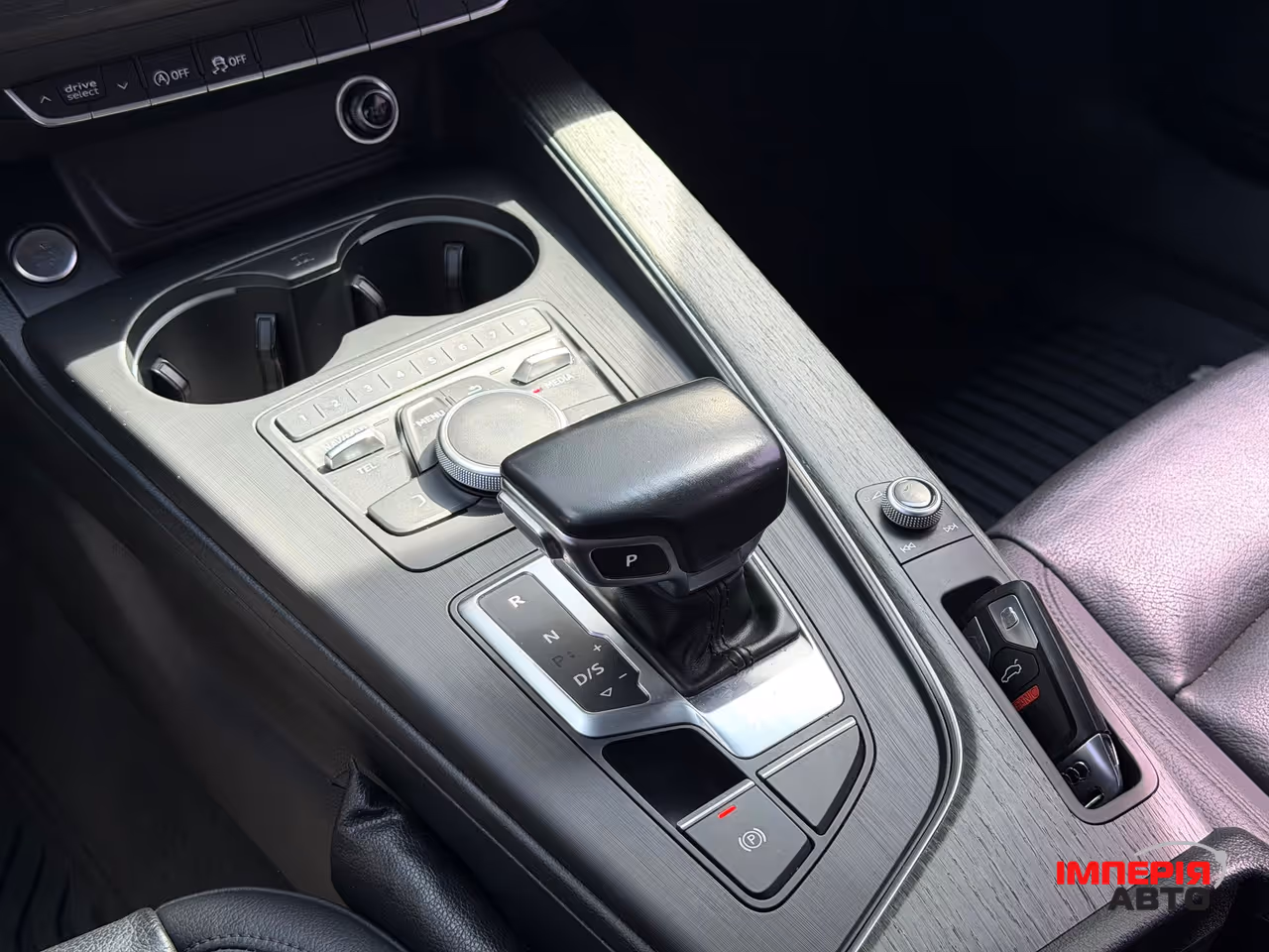 Audi A4 - фото 19