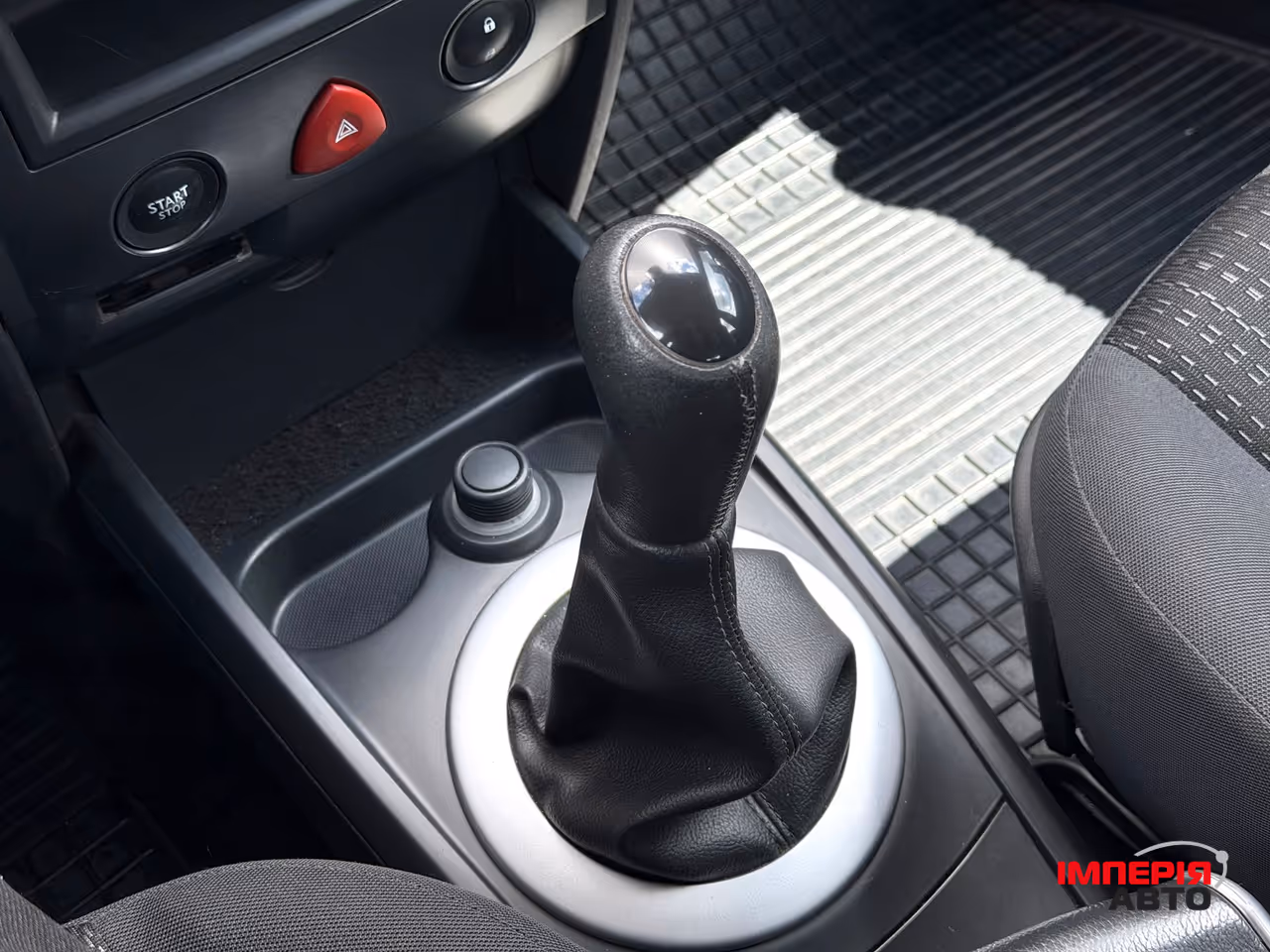 Renault Megane - фото 18
