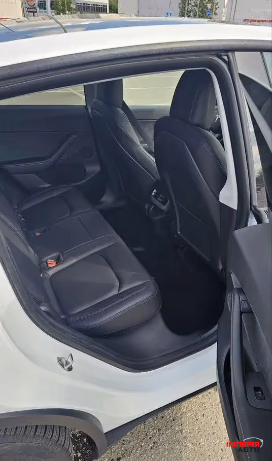 Tesla Model Y - фото 10