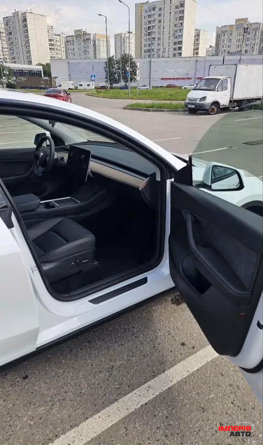 Tesla Model Y - фото 9