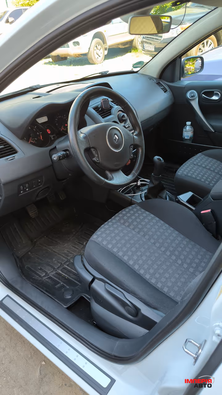 Renault Megane - фото 4