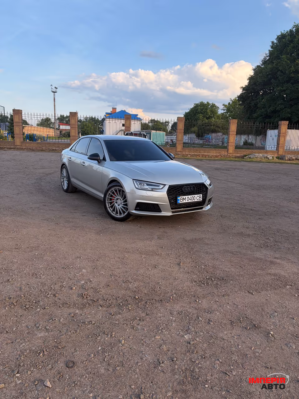Audi A4 - фото 1