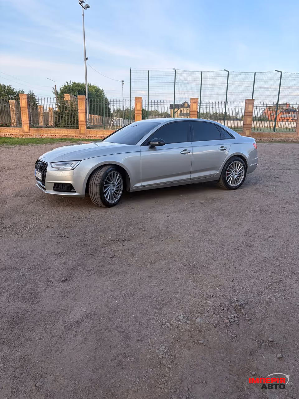 Audi A4 - фото 2