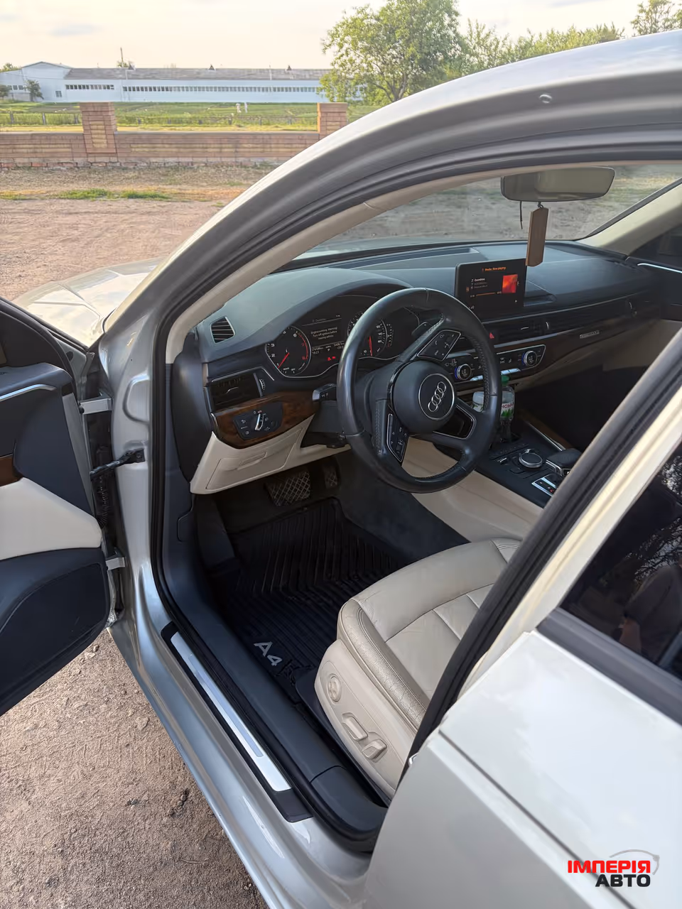 Audi A4 - фото 10