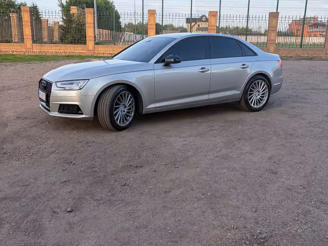 Audi A4 - фото 2
