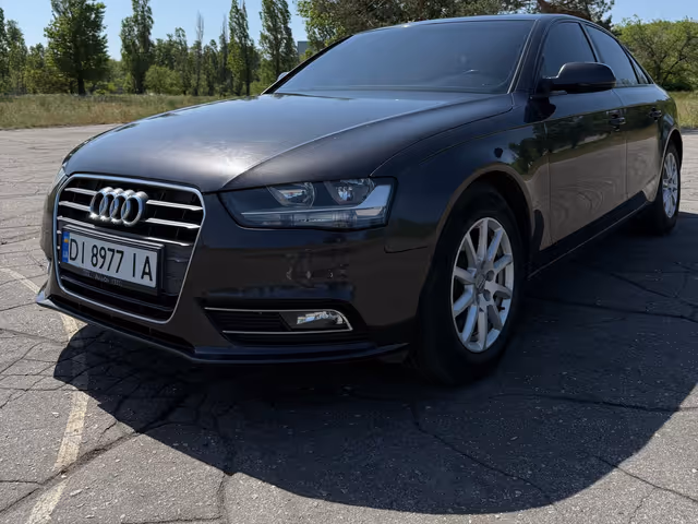 Audi A4 - фото 4