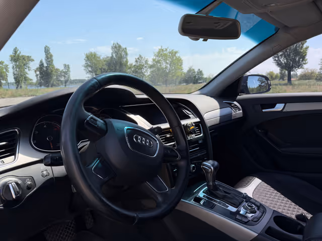 Audi A4 - фото 3