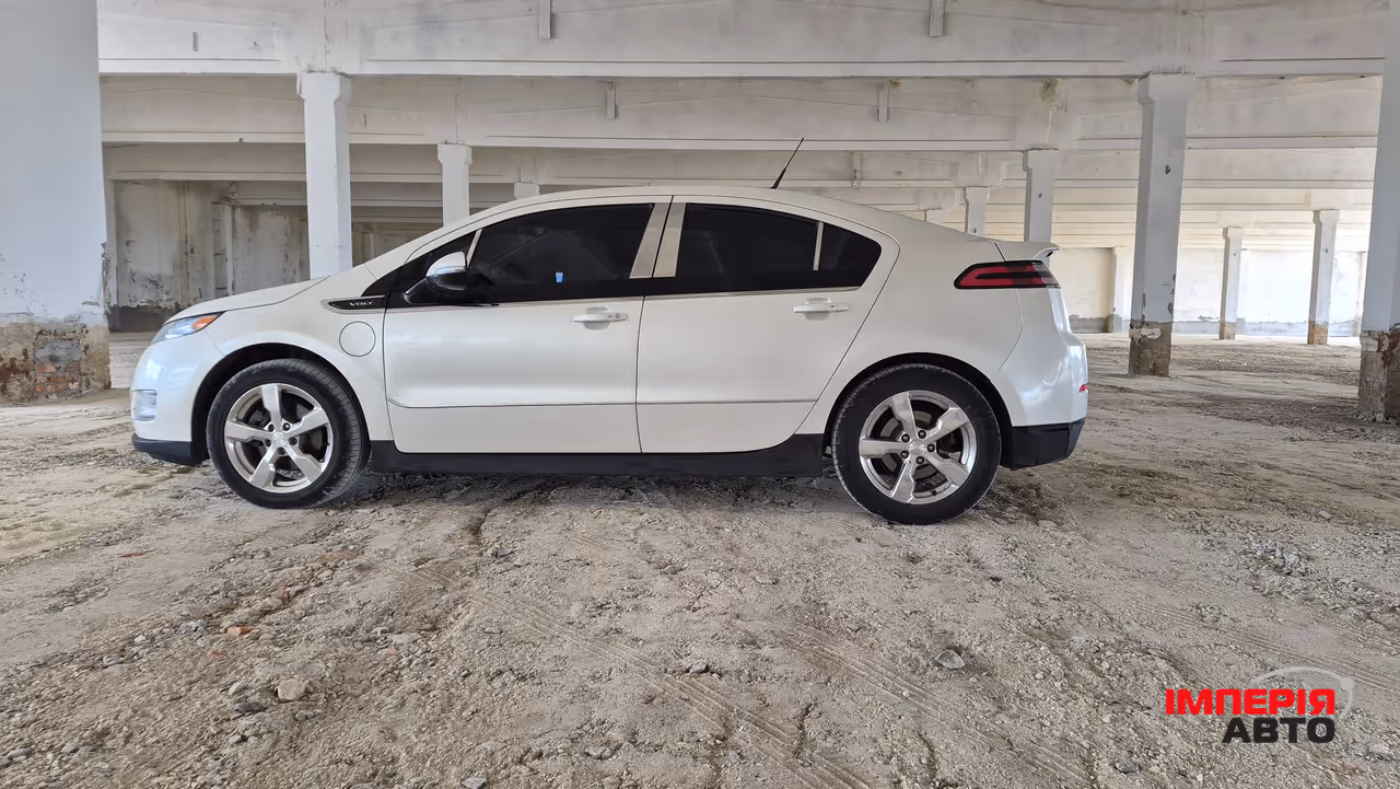 Chevrolet Volt - фото 1