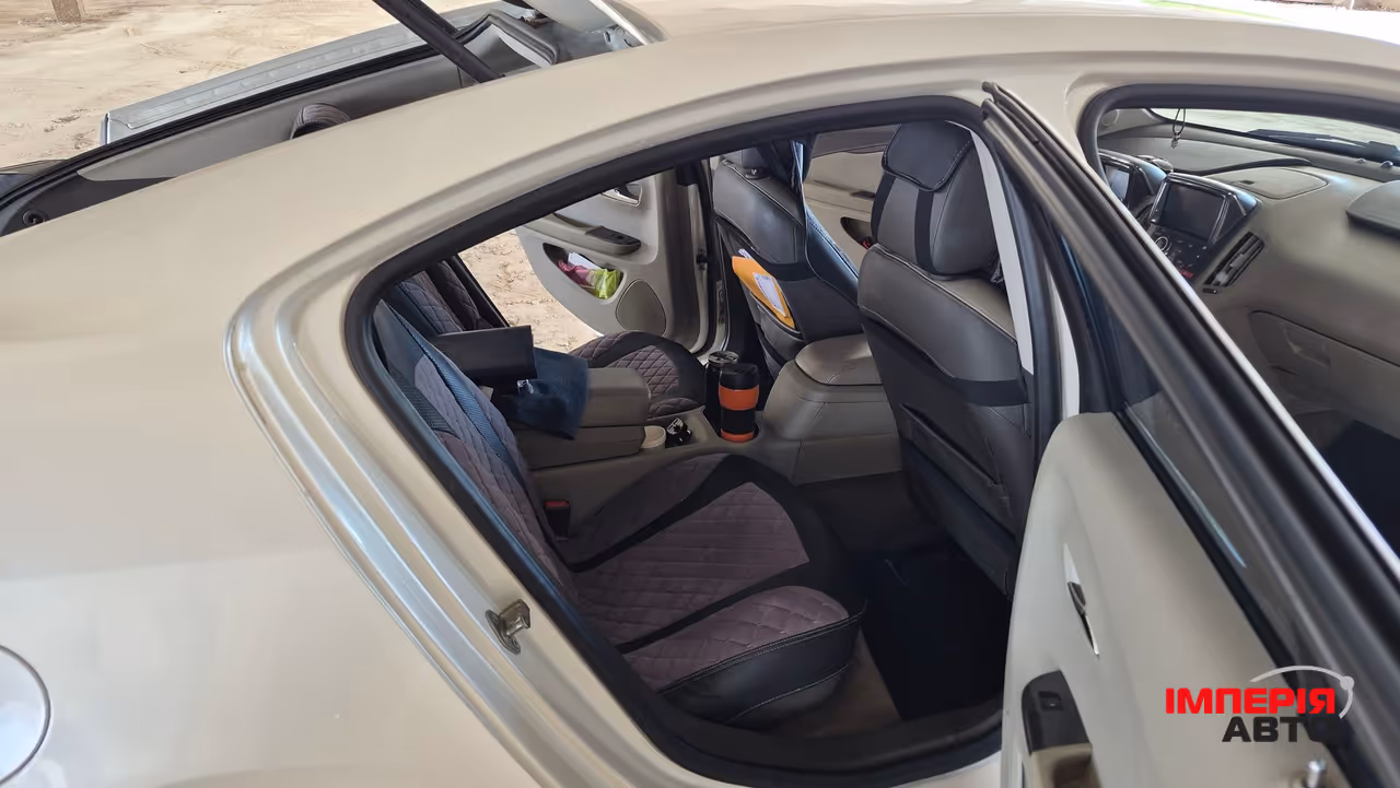 Chevrolet Volt - фото 12