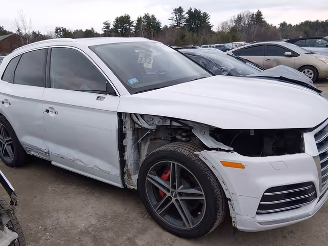 Audi SQ5 - фото 4