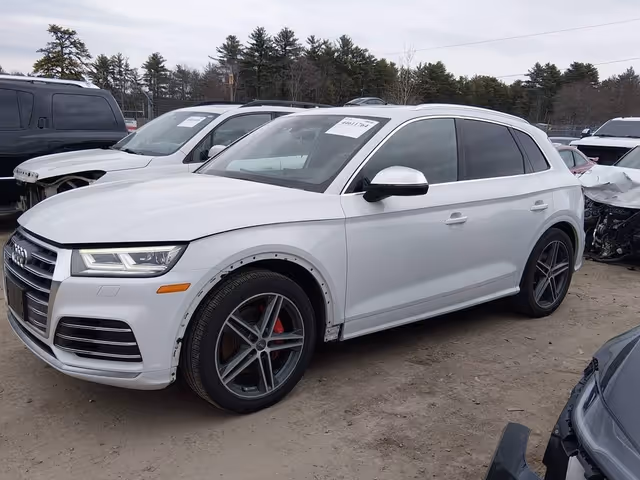 Audi SQ5 - фото 1