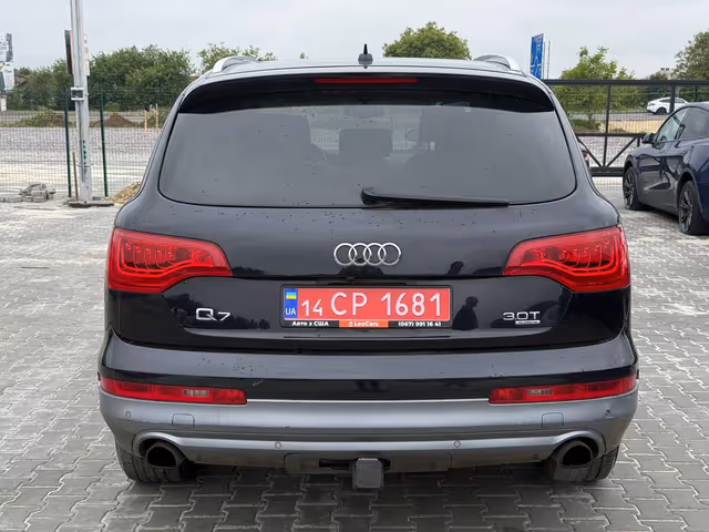 Audi Q7 - фото 4