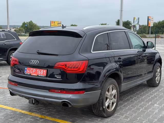 Audi Q7 - фото 3