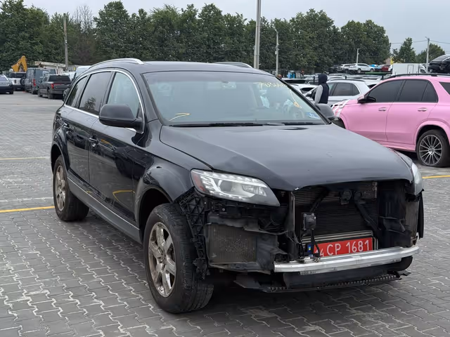 Audi Q7 - фото 2