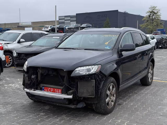 Audi Q7 - фото 1