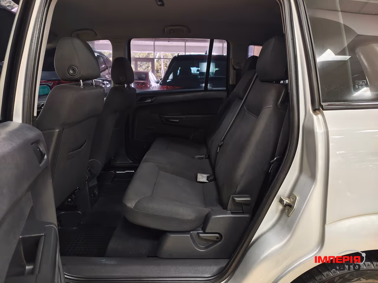Opel Zafira - фото 8
