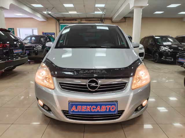Opel Zafira - фото 2