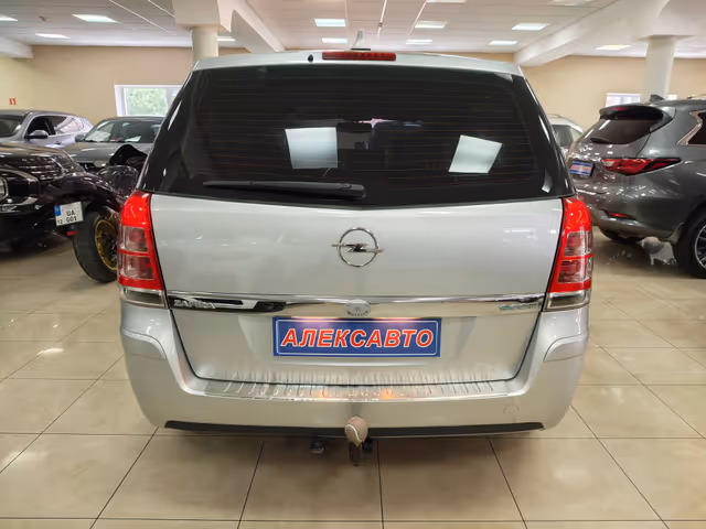 Opel Zafira - фото 5