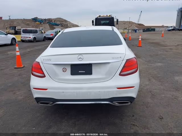 Mercedes-Benz E-Класс - фото 3